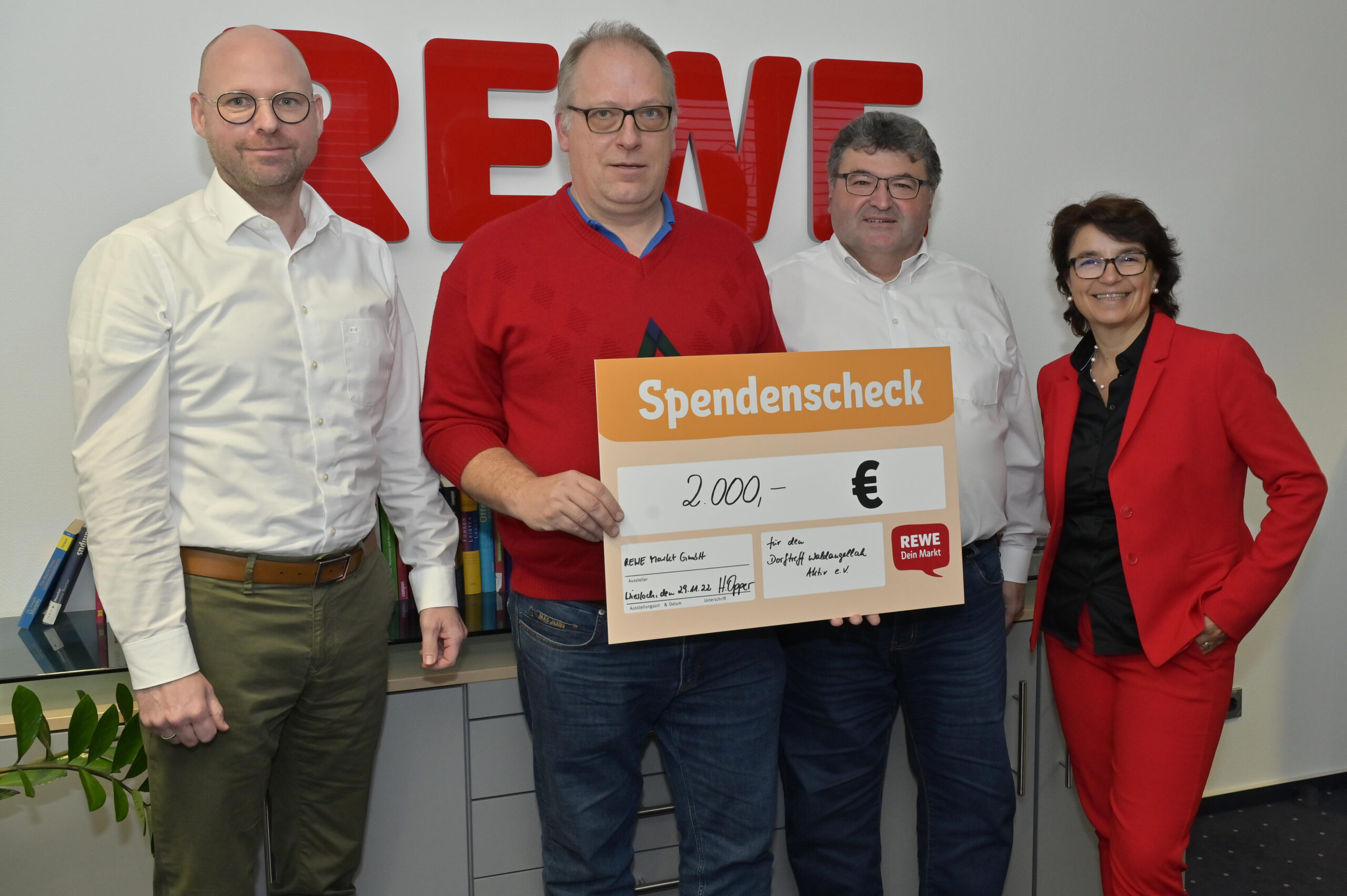 REWE Group - Spendenübergabe an Waldangelloch Aktiv e.V.